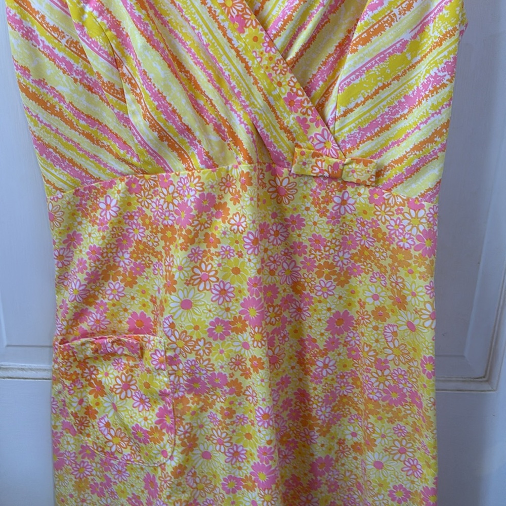Lilly Pulitzer Vintage “The Lilly” Floral Print Dress - Picture 3 of 12